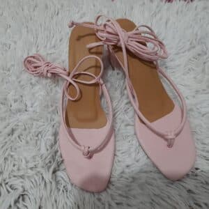 Sandalias en tacón - imagen 2